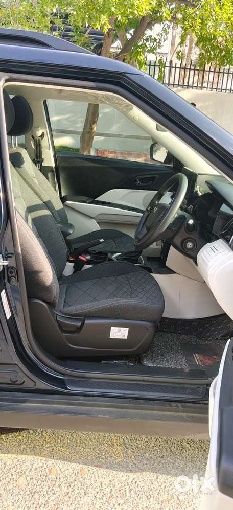 Mahindra Xuv 3xo Mx3, 2024, Petrol