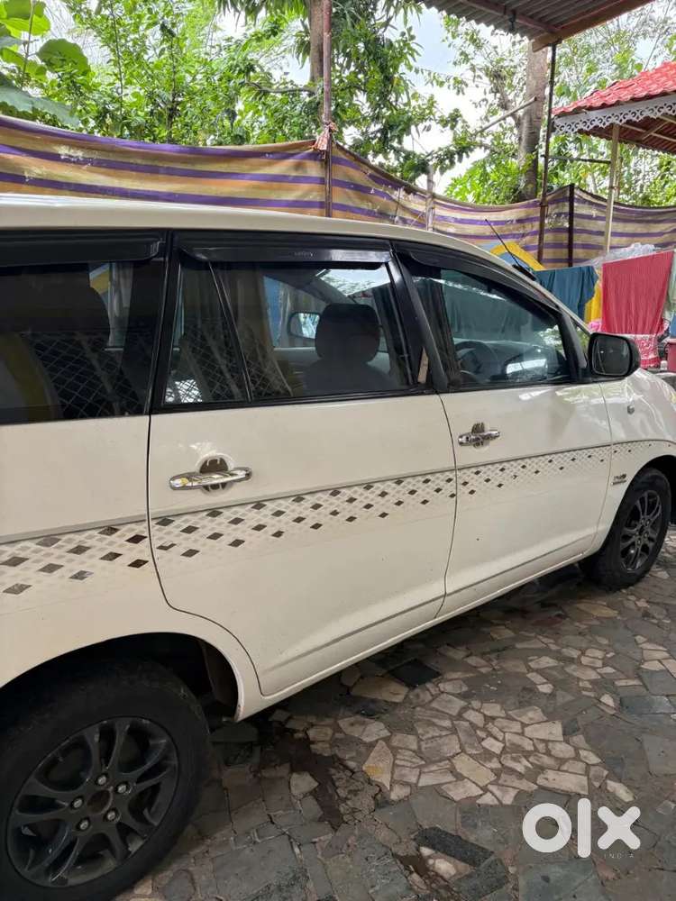 Toyota Innova 2.5 V 2011