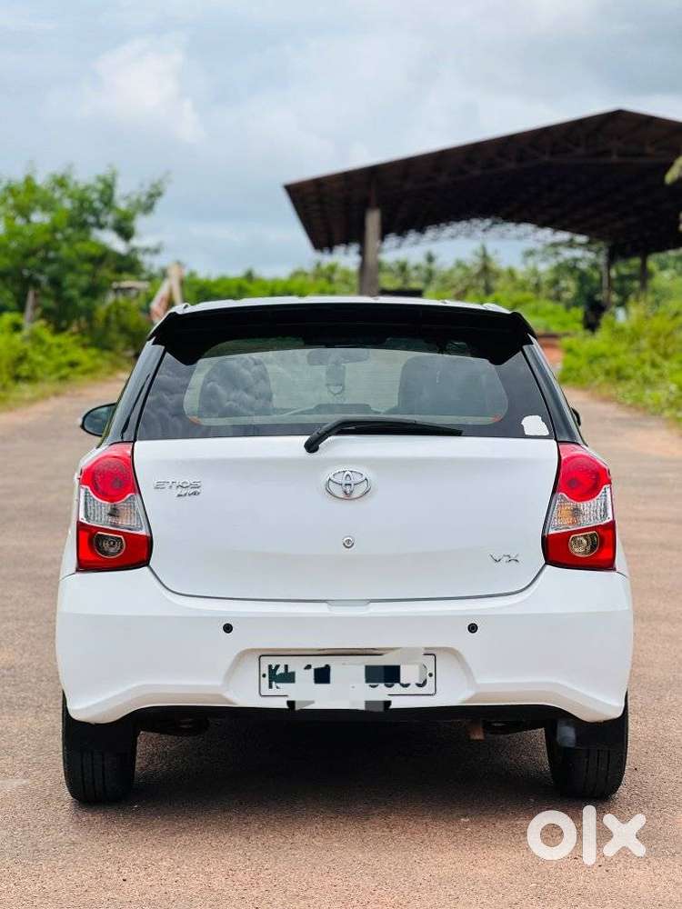 Toyota Etios Liva Vx Dual Tone, 2018, Petrol