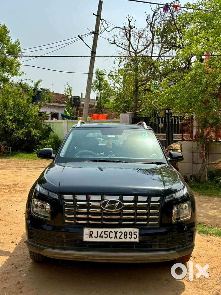 Hyundai Venue Petrol Manual 2023