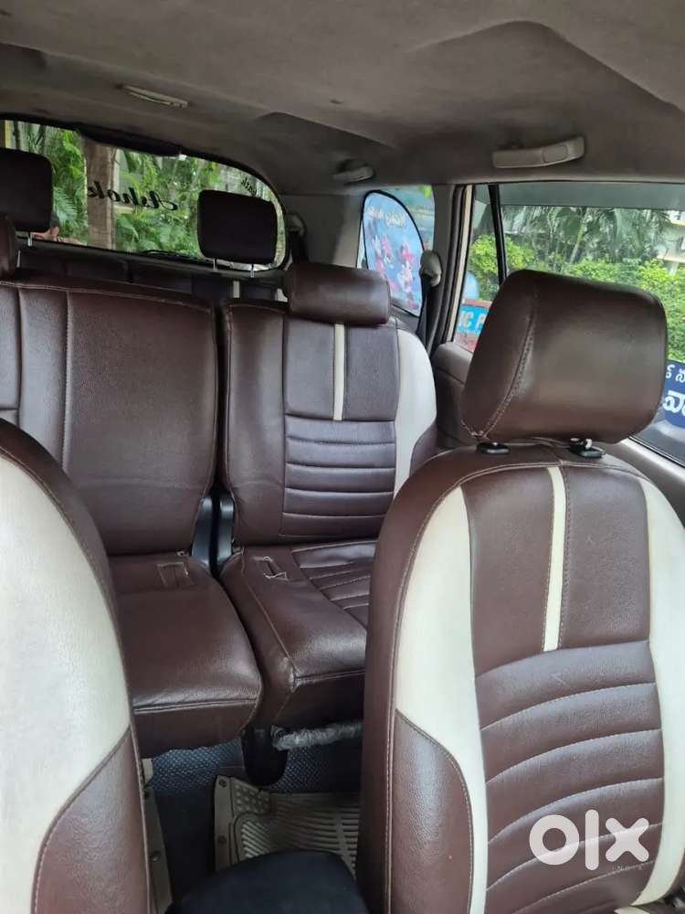 Toyota Innova 2015 Diesel 300000 Km Driven