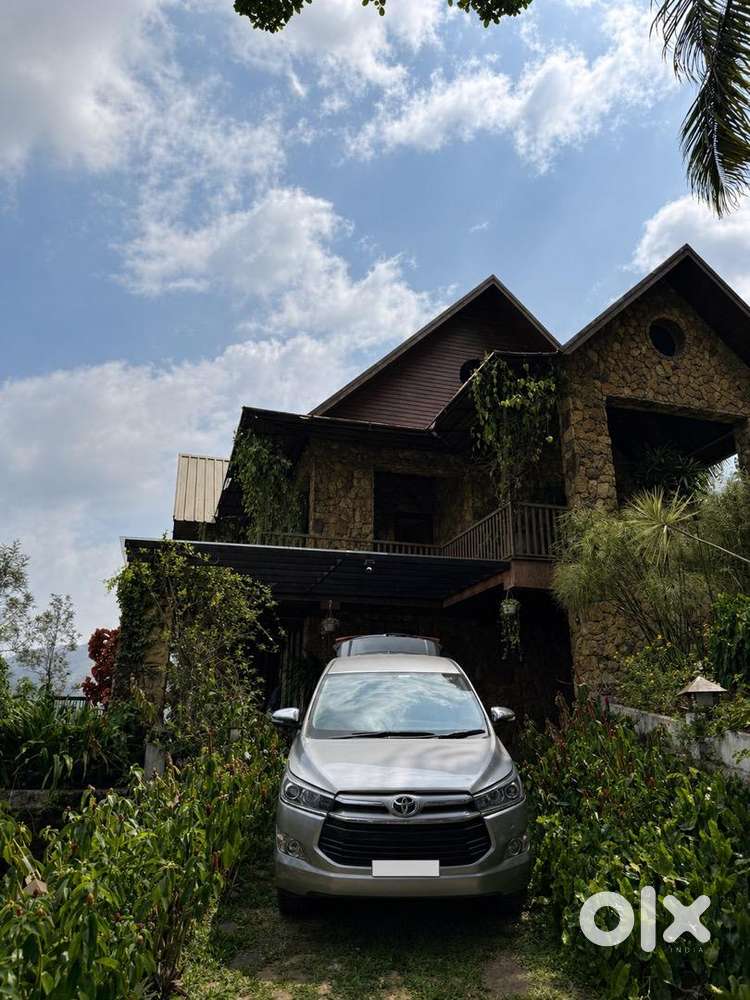 Toyota Innova Crysta 2.8z