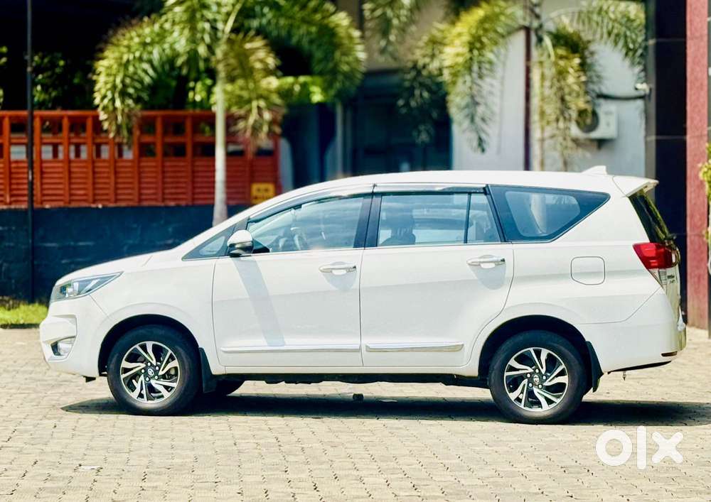 Toyota Innova Crysta 2.4 G Plus Mt 7 Str, 2025, Diesel