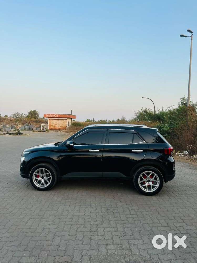 Hyundai Venue 2024 Diesel 60000 Km Driven