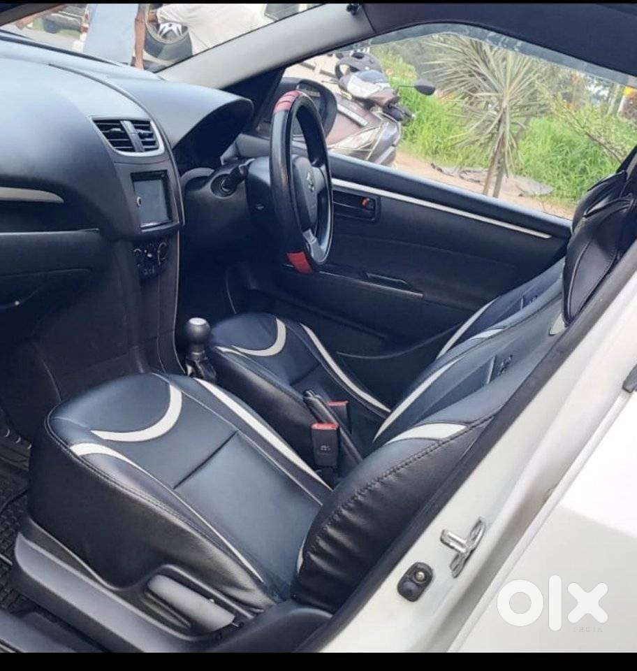 Maruti Suzuki Swift Lxi Optional-o, 2017, Petrol