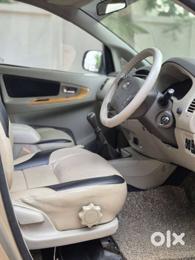 Toyota Innova 2.5 Vx 8 Str, 2010, Diesel