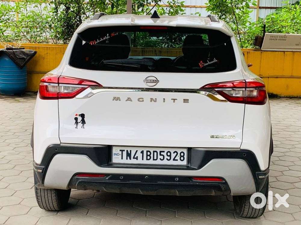 Nissan Magnite Kuro Edition Petrol Amt, 2024, Petrol