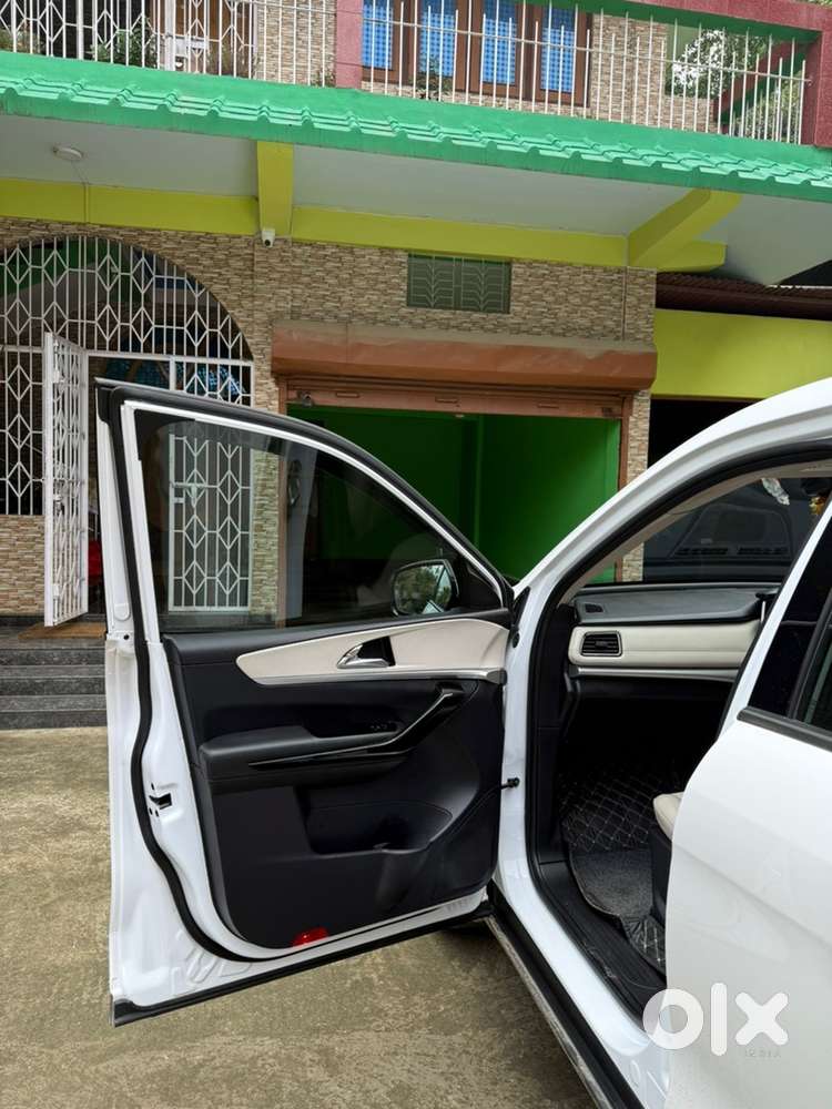 Mahindra Xuv700 2025 Petrol Good Condition