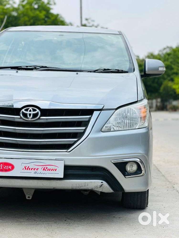 Toyota Innova [ ] 2.5 V Diesel 7 Str, 2015, Diesel