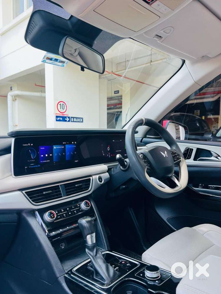 Mahindra Xuv700, 2021, Petrol