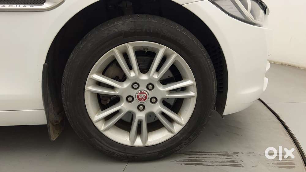 Jaguar Xe Prestige, 2016, Petrol