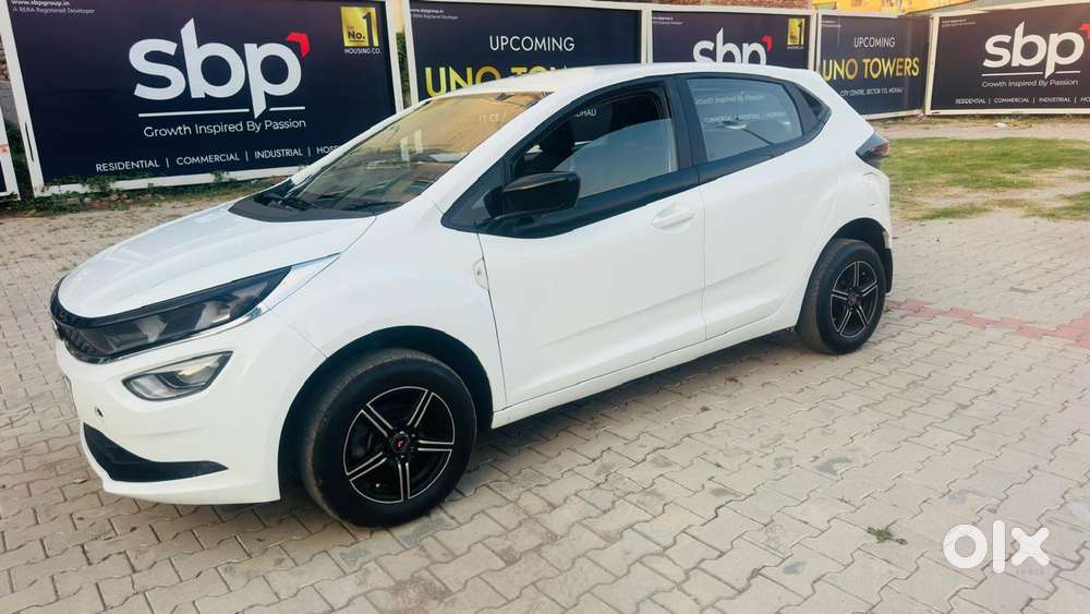Tata Altroz 1.2 Xe, 2020, Petrol