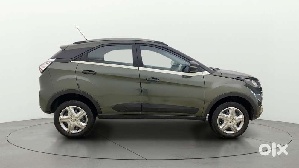 Tata Nexon 1.5 Revotorq Xma Amt (s), 2022, Petrol