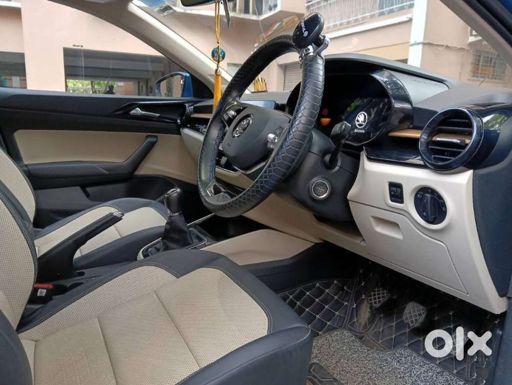 Skoda Slavia 1.0 Tsi Style, 2023, Petrol