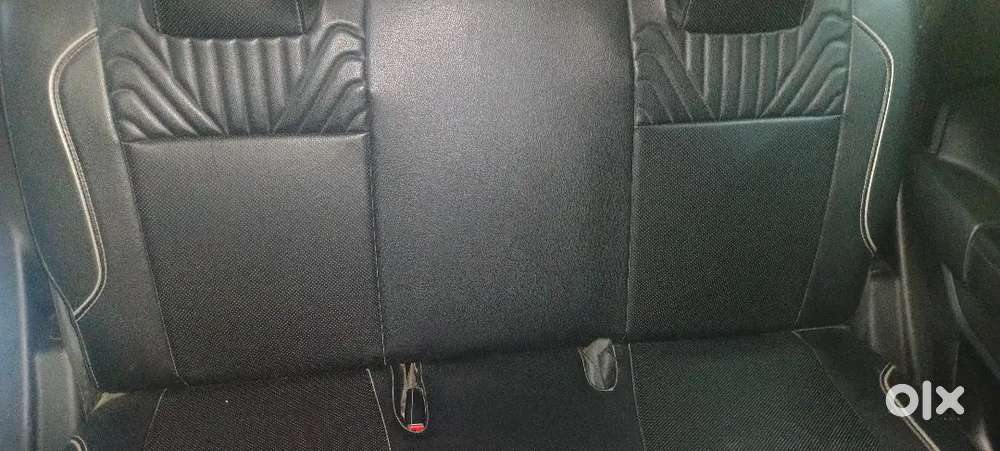 गाड़ी एकदम नई है कोई काम नहीं 4 लाख से नीचे वाले संपर्क ना करें