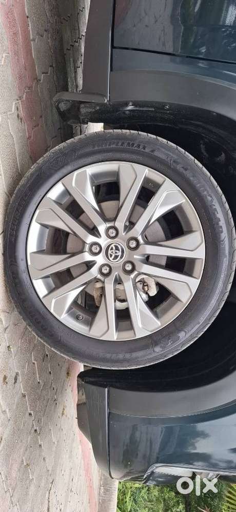 Toyota Innova Hycross 2.0 Zx Hybrid 7 Str, 2024, Petrol