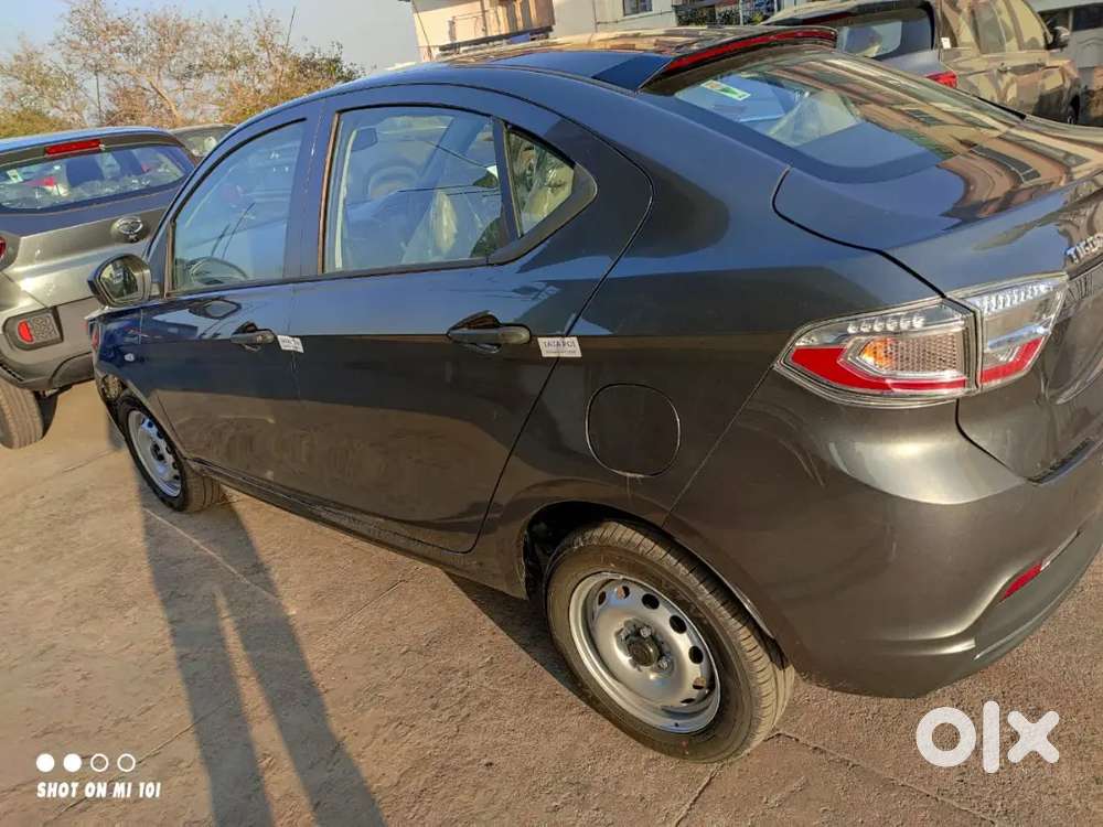 New Car H Srf 5000 Km Hi Chlii H.. Like New Car.