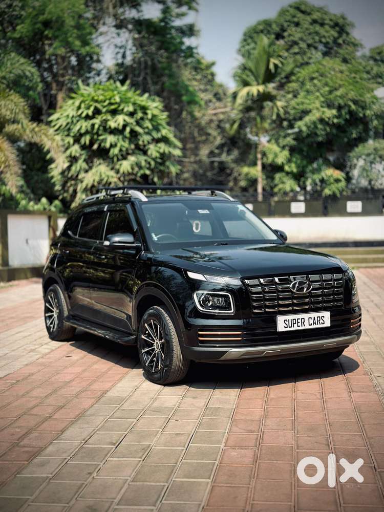 Hyundai Venue Sx Knight Edition  Mt, 2022, Petrol