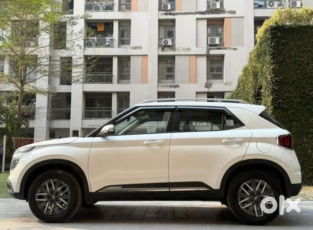 Hyundai New Venue 2022 Petrol 52000 Km Driven
