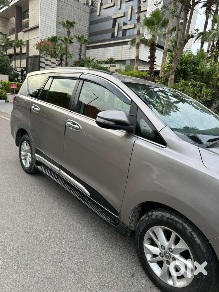Toyota Innova Crysta 2017 Diesel Well Maintained