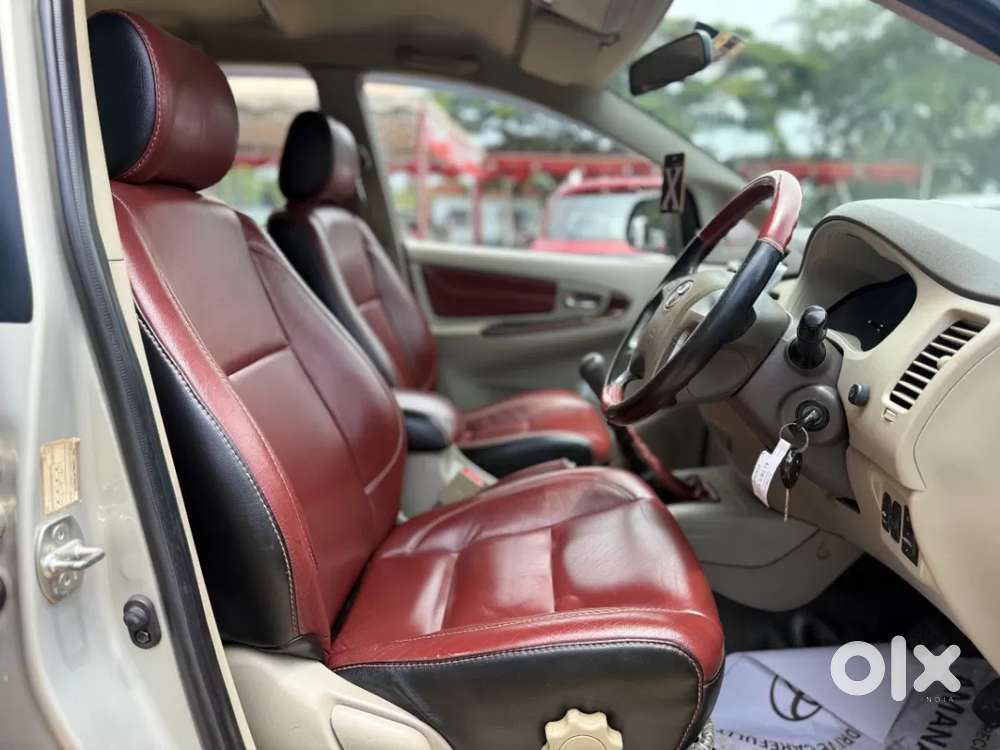 Toyota Innova 2.5 Vx 7 Seater Bs Iv, 2012, Diesel