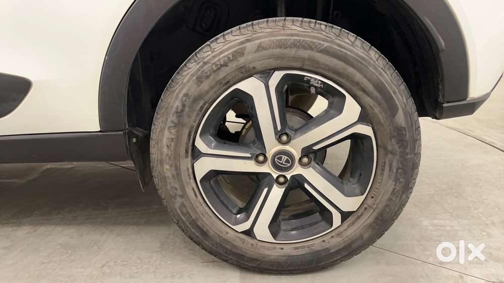 Tata Nexon Xz Plus (hs), 2022, Petrol