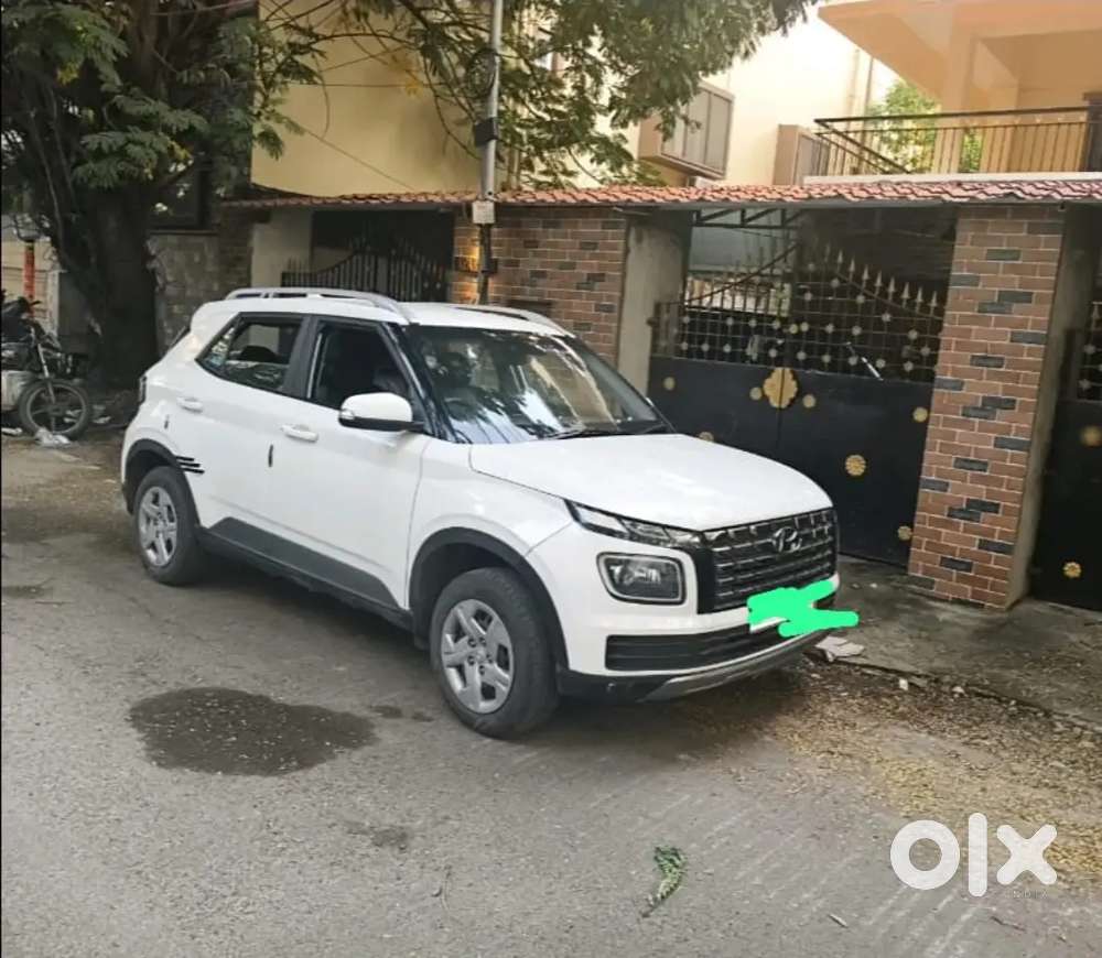 Hyundai Venue 2022 Petrol 230000 Km Driven