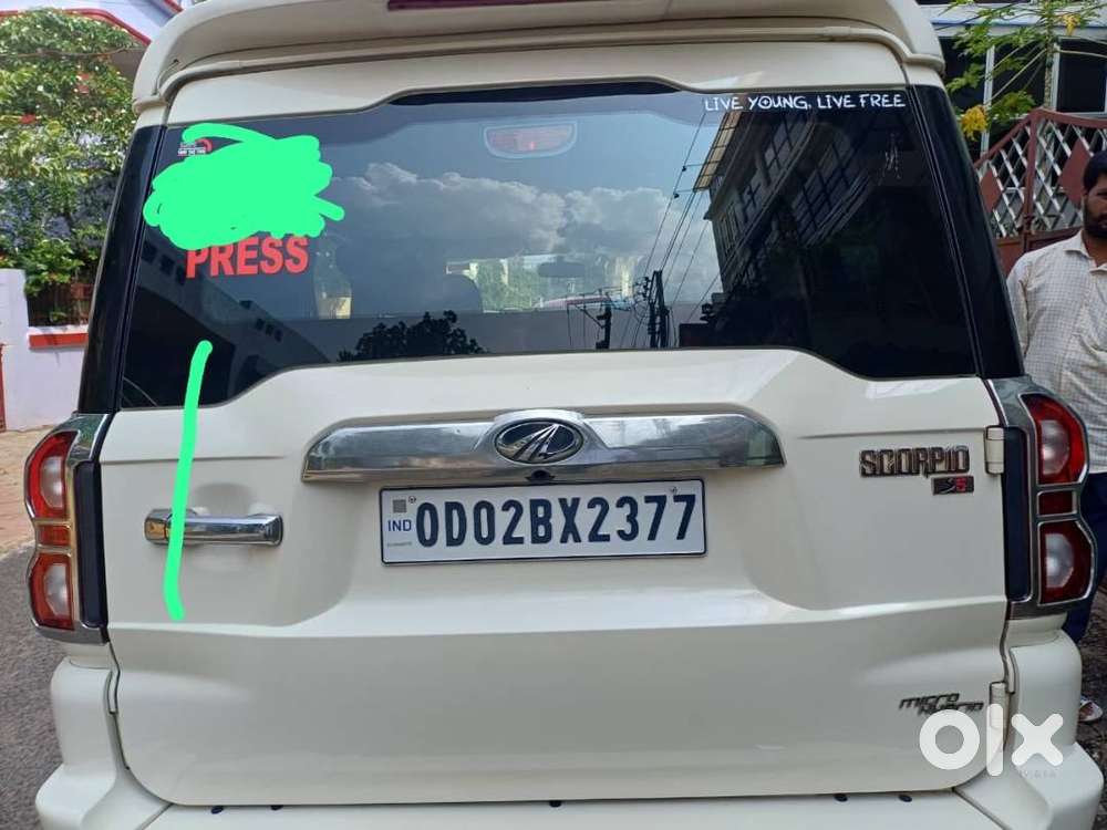 Mahindra Scorpio Diesel 2022 S-5 White Colour, 9 Seater1