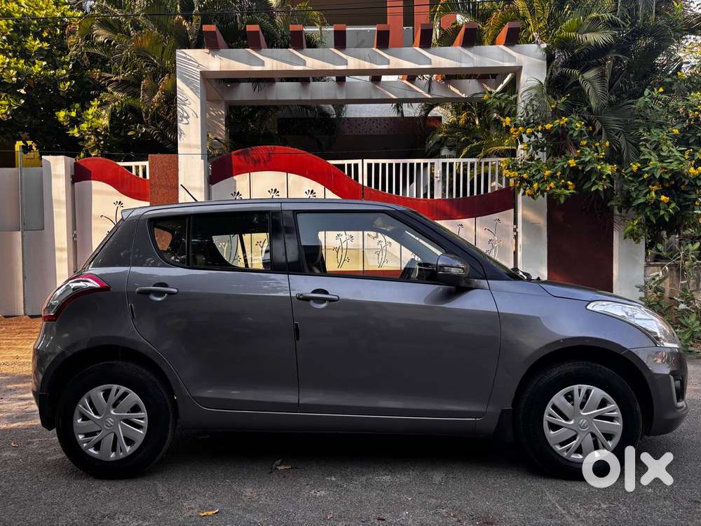 Maruti Suzuki Swift Vxi Abs Bsiv, 2017, Petrol
