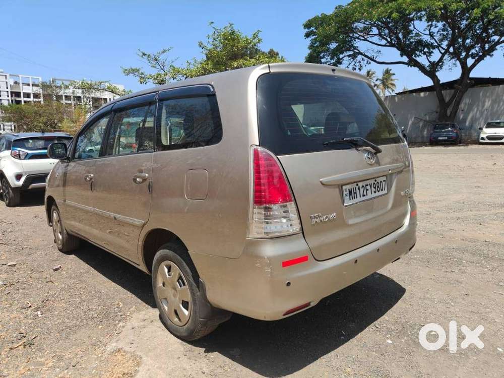 Toyota Innova 2.5 Gx 7 Seater Bs Iv, 2010, Diesel