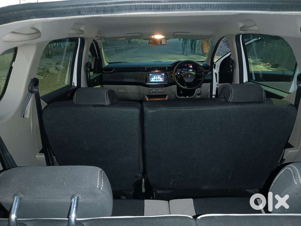 Renault Triber Rxt, 2023, Petrol