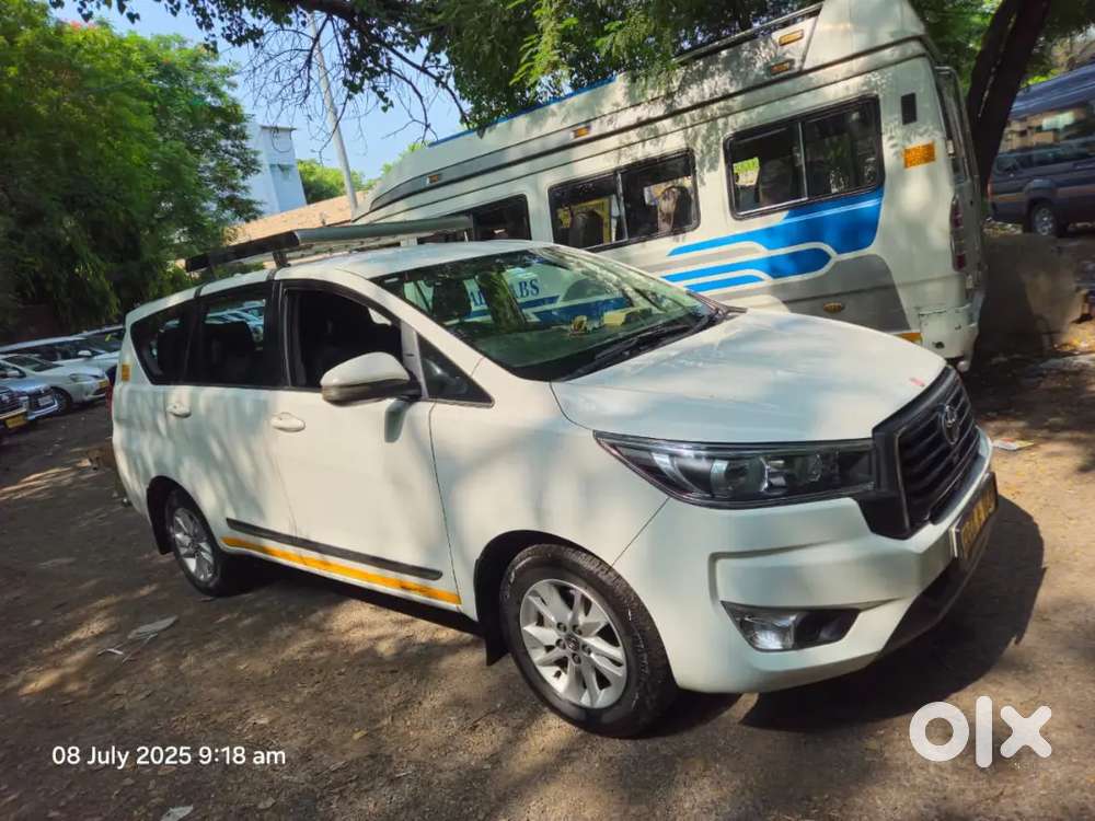 Innova Crysta 7+1 Sofa Seats