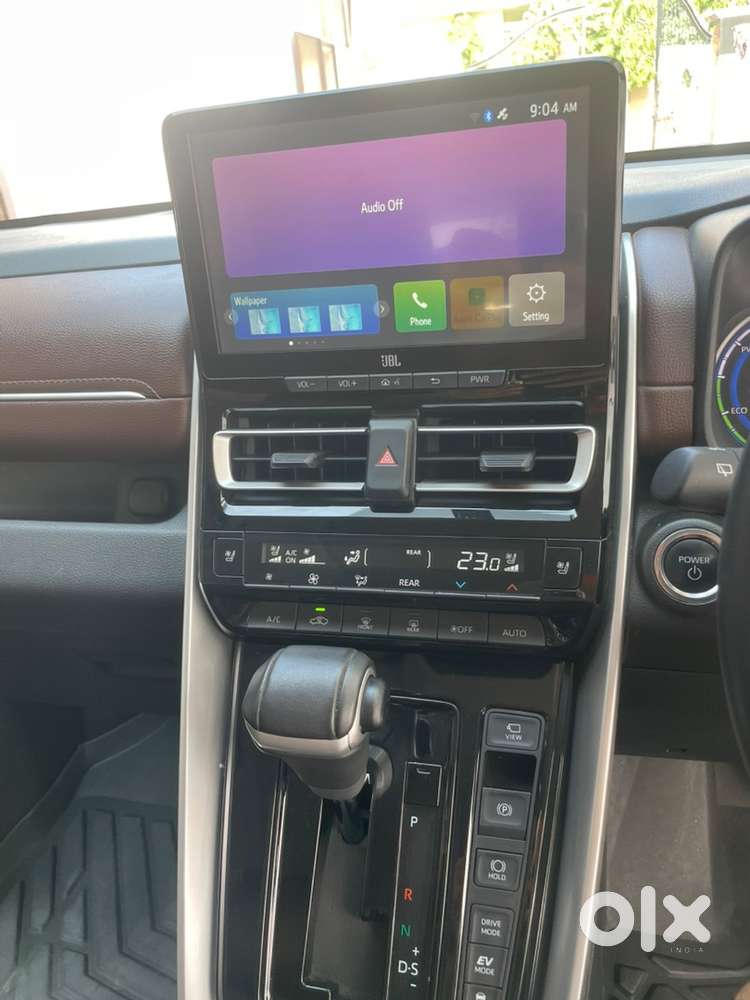 Toyota Innova Hycross 2024 30786 Km Driven
