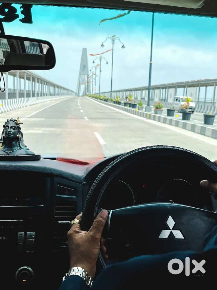 Mitsubishi Montero 7 Seater Suv