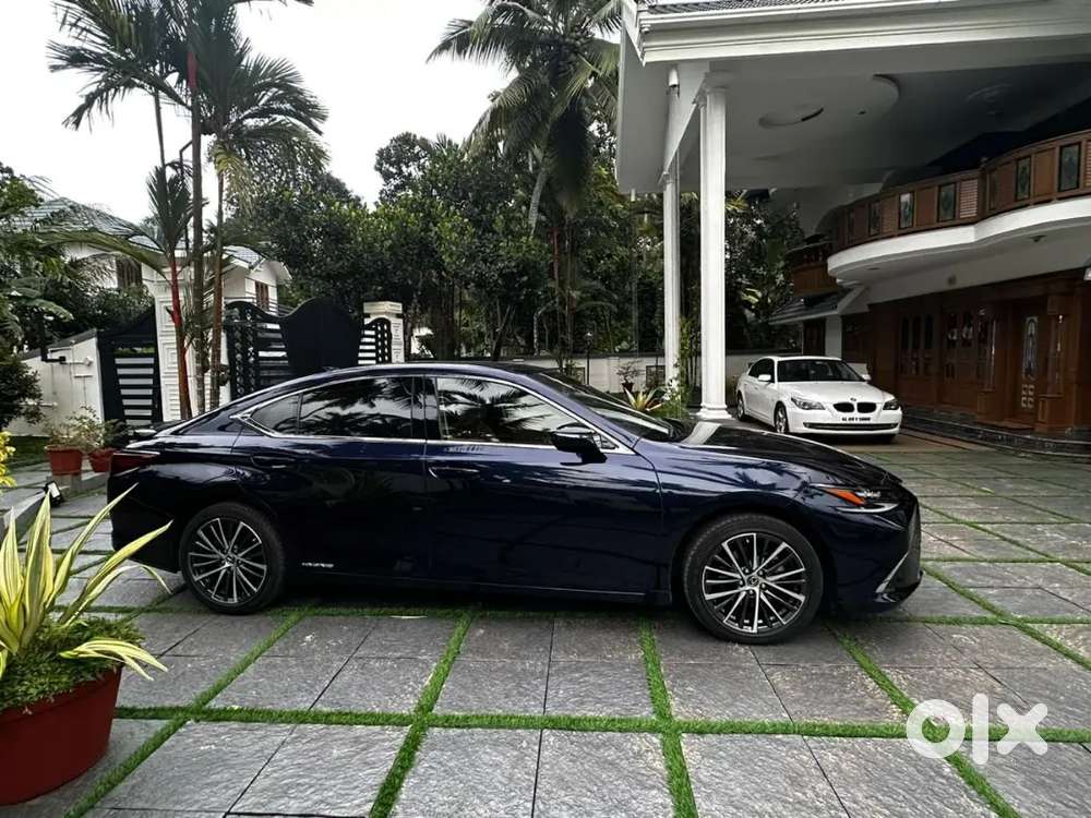 2022 Model Lexus Es 300h