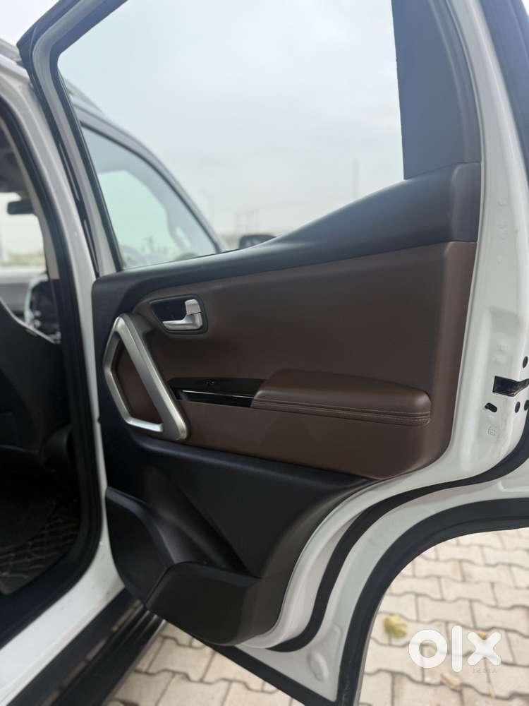 Mahindra Scorpio-n 2.2 Z8 L Diesel At 6 Str, 2022, Diesel