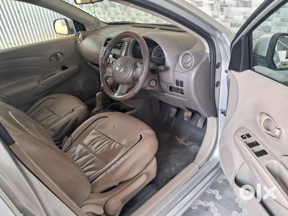 Nissan Sunny 2011 Car