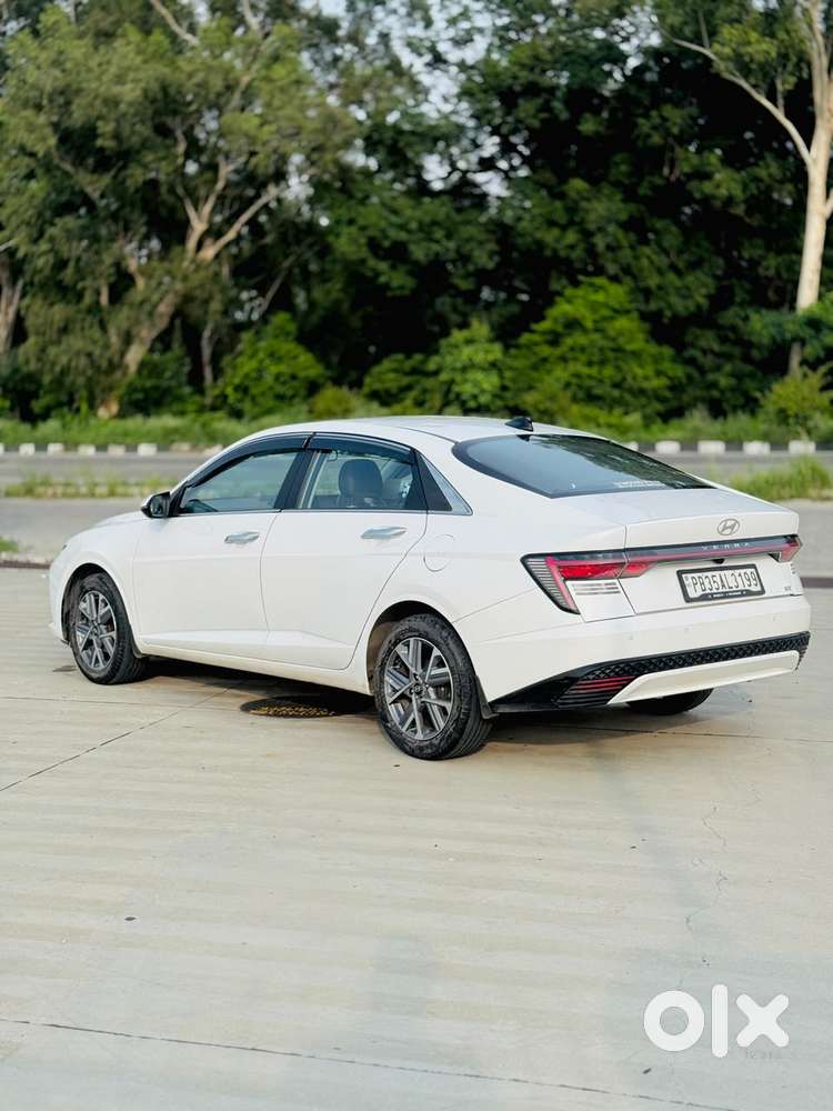 Hyundai Verna 1.5 Sx Petrol Mt, 2023, Petrol