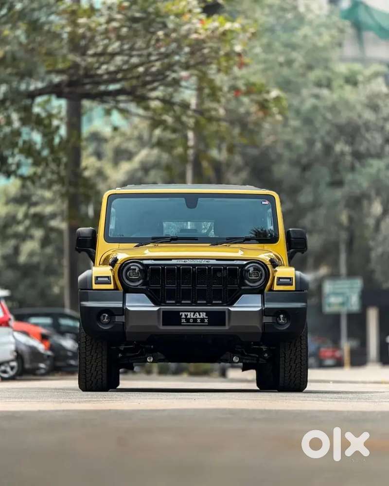 Mahindra Thar Roxx Star Edition Citrin Yellow