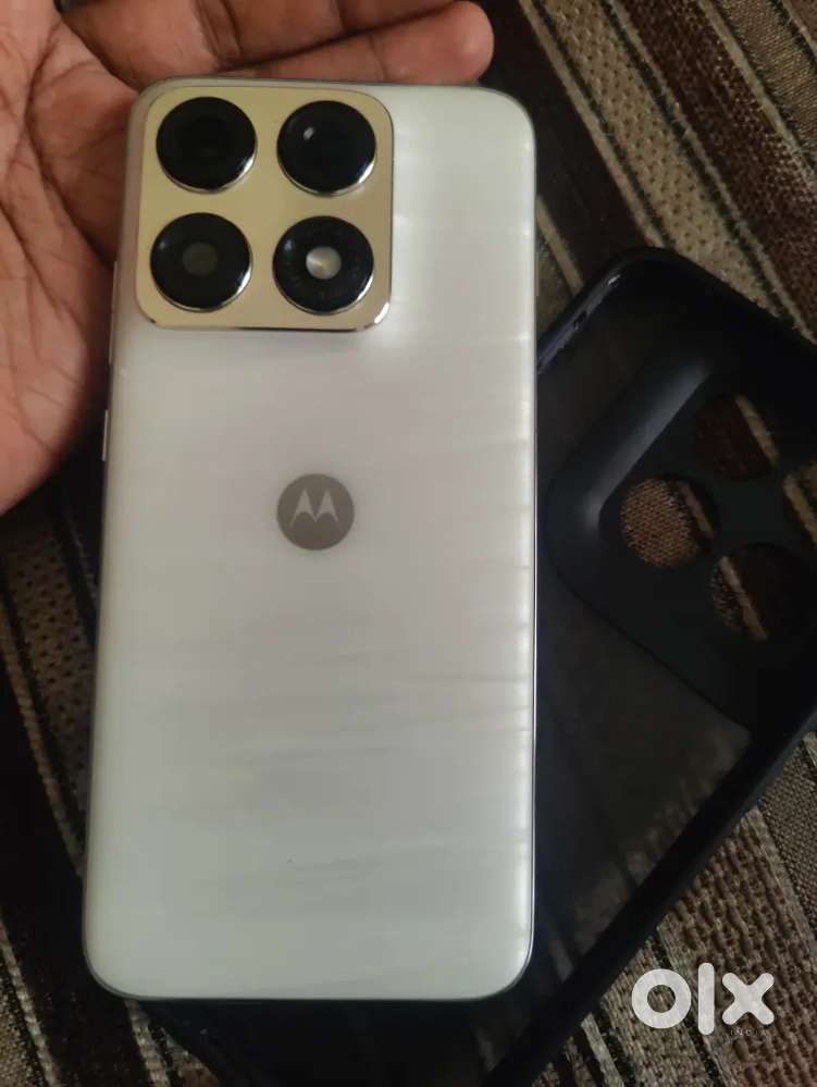 Motorola 70 pro just 1 month old 12gb+256gb