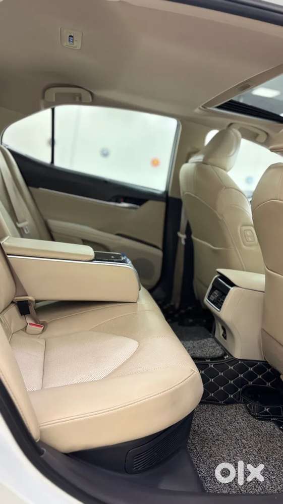 Toyota Camry Hybrid, 2022, Petrol