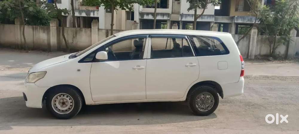 Toyota Innova 2015 Diesel 110000 Km Driven