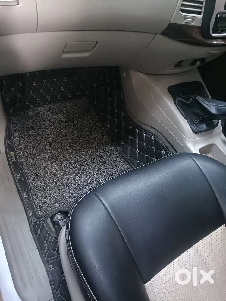 Toyota Innova 2013 Diesel 236000 Km Driven, Company Service