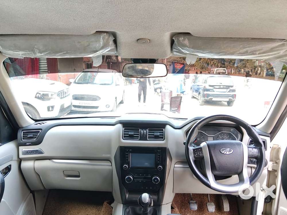 Mahindra Scorpio S10, 2017, Petrol