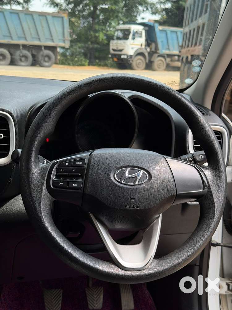 Hyundai Venue Petrol 2021