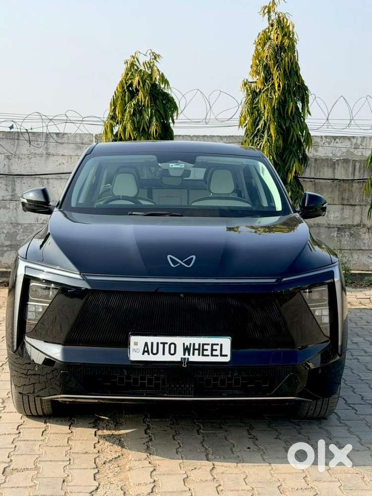 Mahindra Xev 9e 2025 Electric 9900 Km Driven