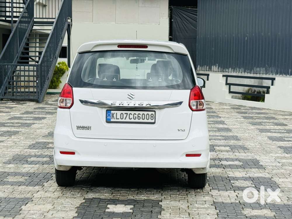 Maruti Suzuki Ertiga Vxi At Petrol, 2016, Petrol