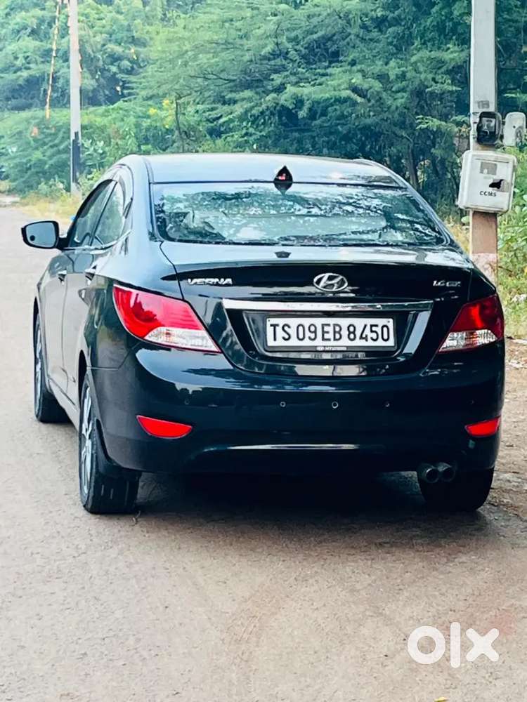 స్క్రాప్ వెహికల్స్ కనబడడం