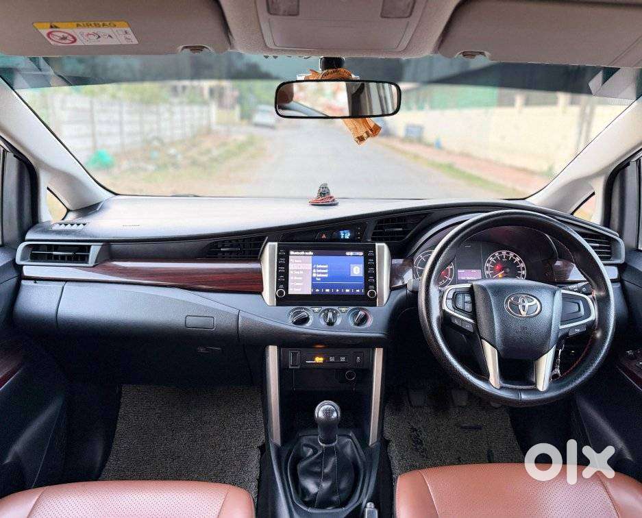 Toyota Innova Crysta 2.4 G Mt 8s, 2023, Diesel