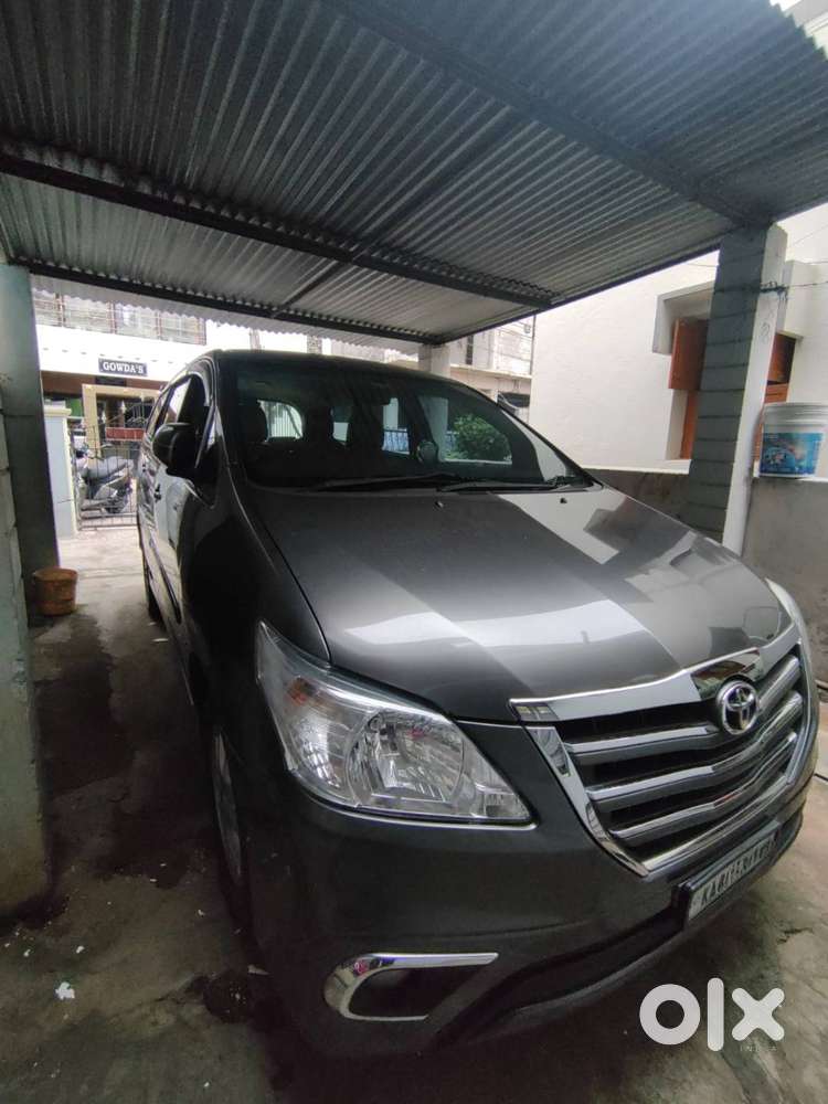 Toyota Innova 2.5v (top End)